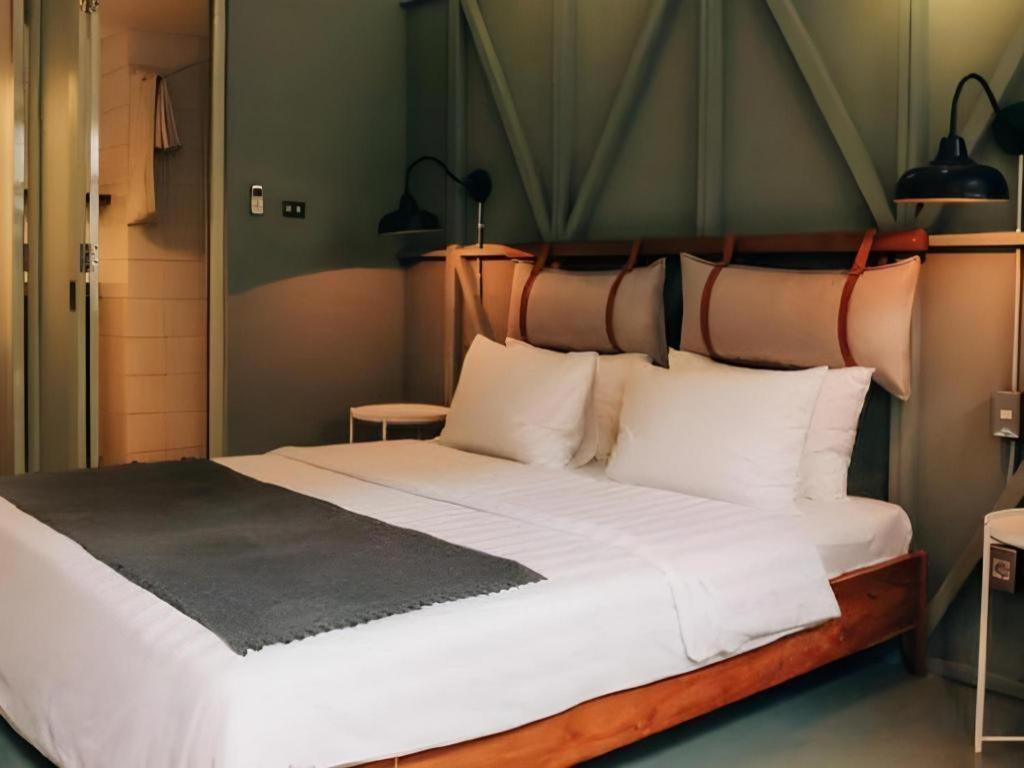The House Tour Middletown Hotel Bandung Exterior photo