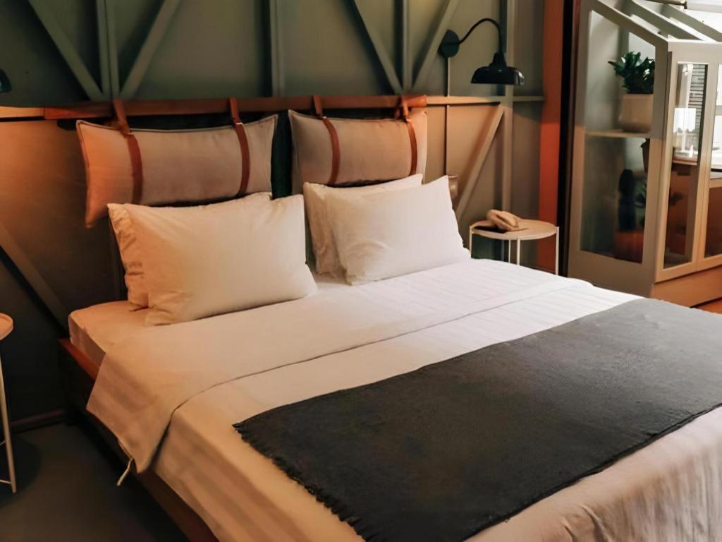The House Tour Middletown Hotel Bandung Exterior photo