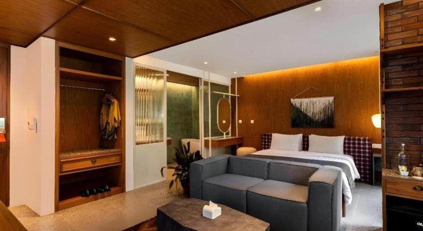 The House Tour Middletown Hotel Bandung Exterior photo